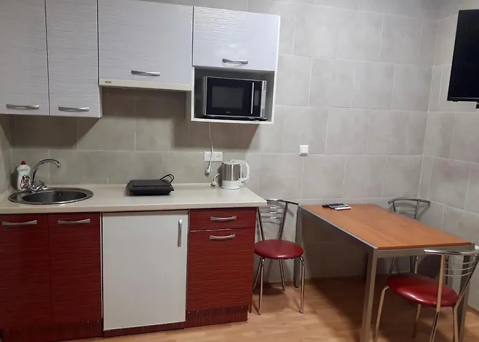 -біля вокзалу-недалеко від центру-городоцька 131 *