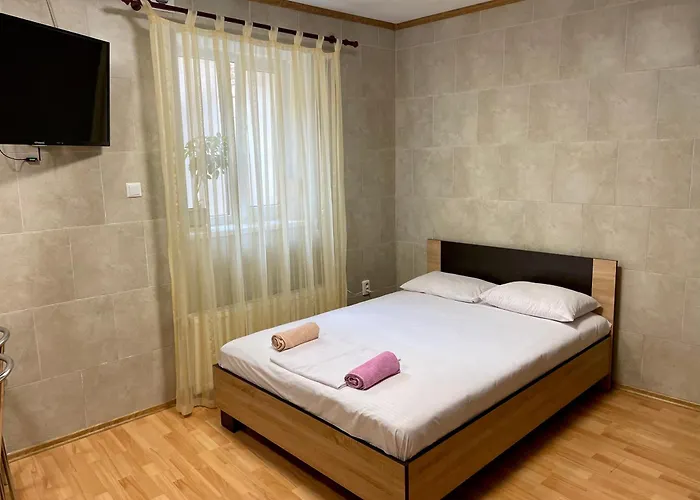 -біля вокзалу-недалеко від центру-городоцька 131 Apartmán Lvov